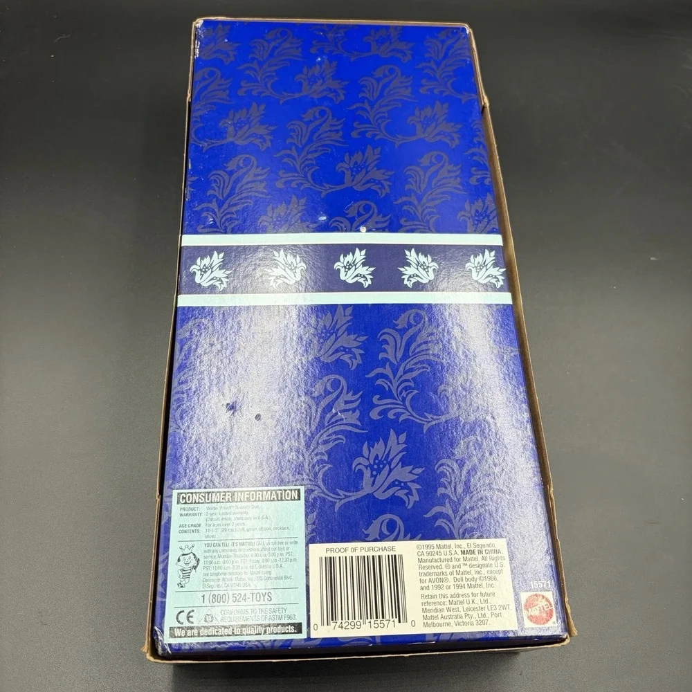 Vintage‎ Winter Velvet Barbie Mattel 1995 Special Edition Avon Exclusive #15571